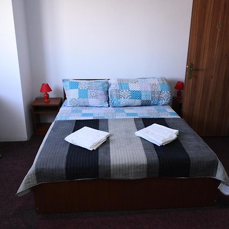 Hostel Ruxandra Focşani 外观 照片