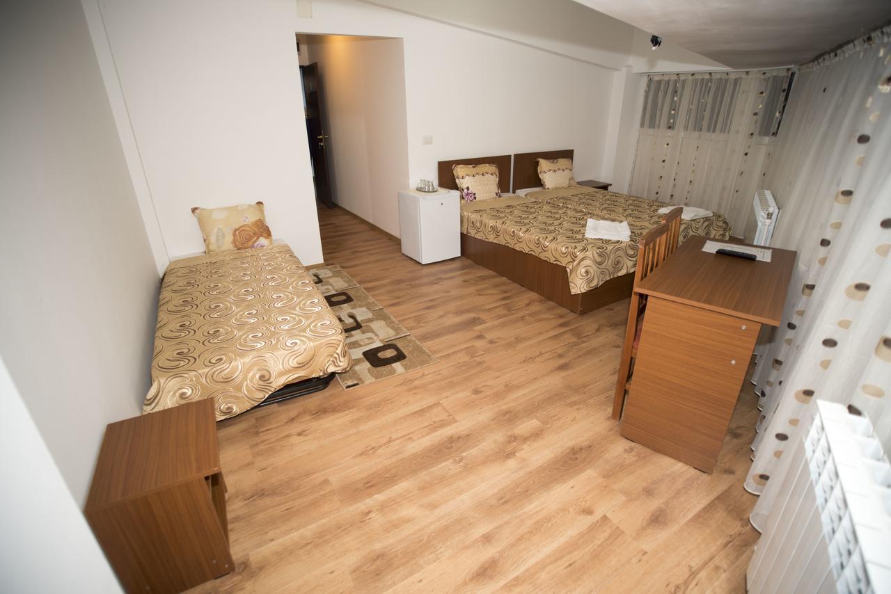 Hostel Ruxandra Focşani 外观 照片