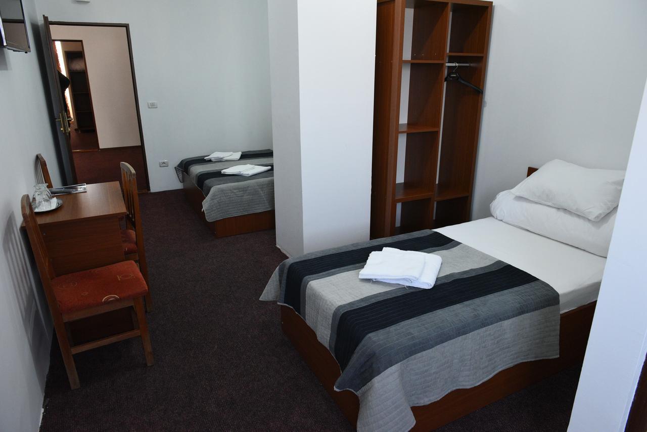 Hostel Ruxandra Focşani 外观 照片
