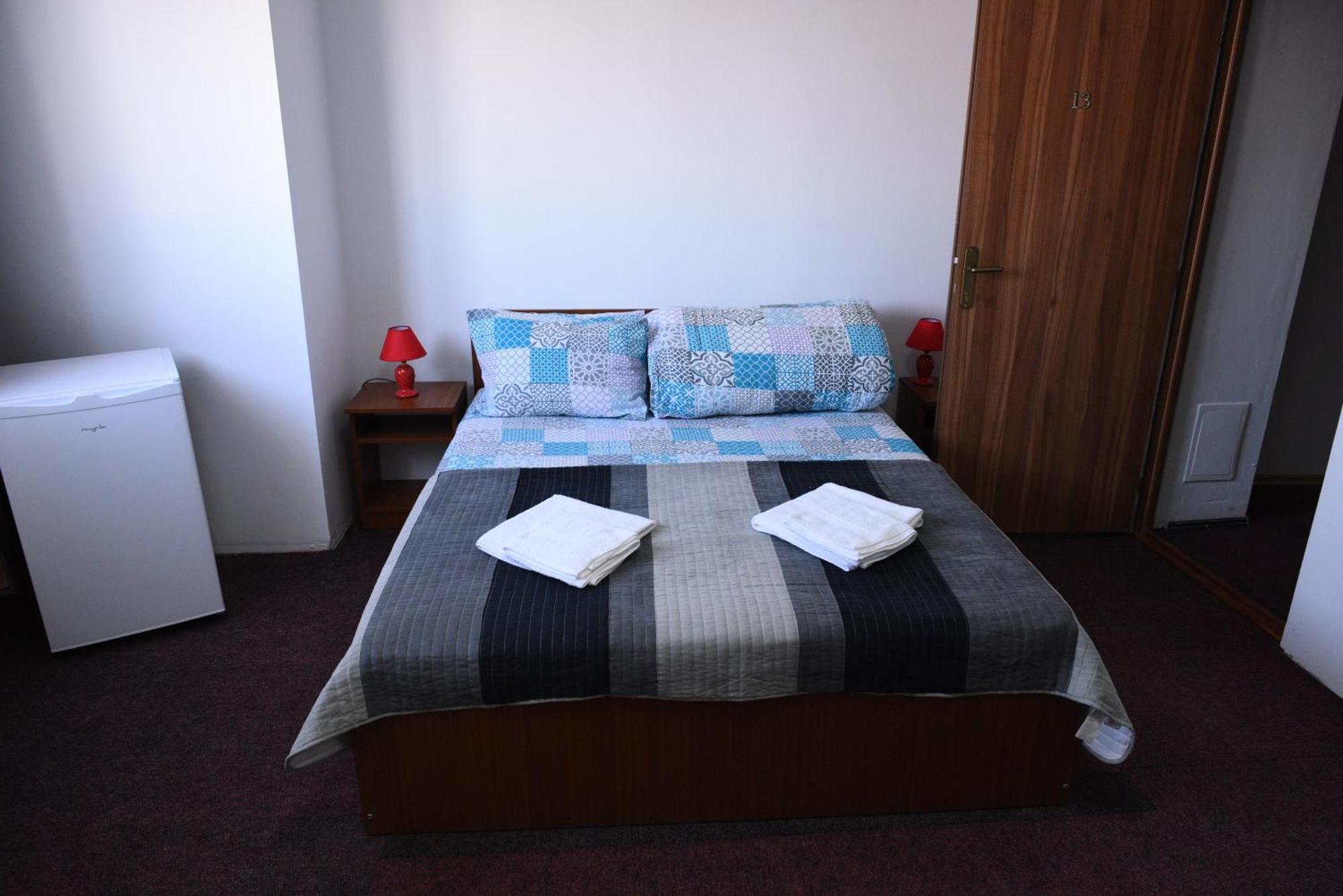 Hostel Ruxandra Focşani 外观 照片