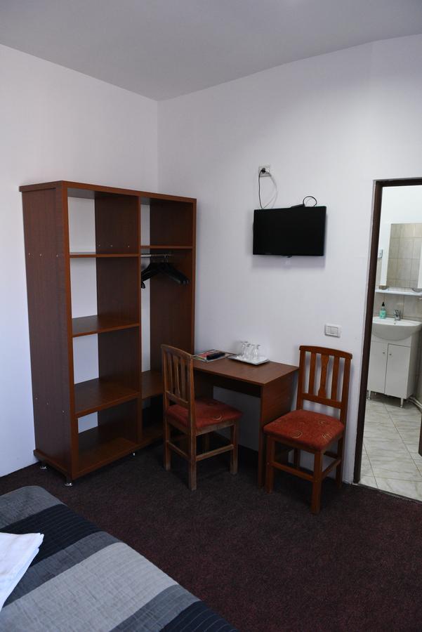 Hostel Ruxandra Focşani 外观 照片