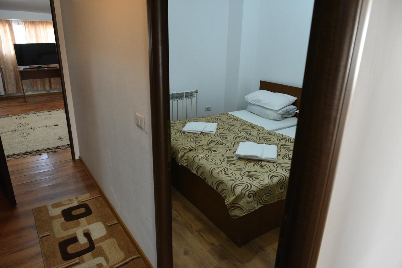Hostel Ruxandra Focşani 外观 照片