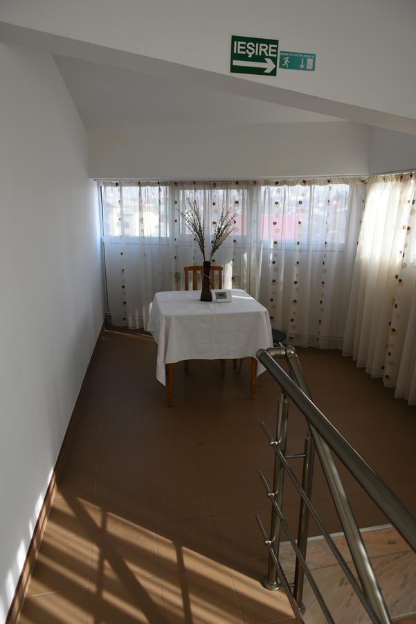 Hostel Ruxandra Focşani 外观 照片